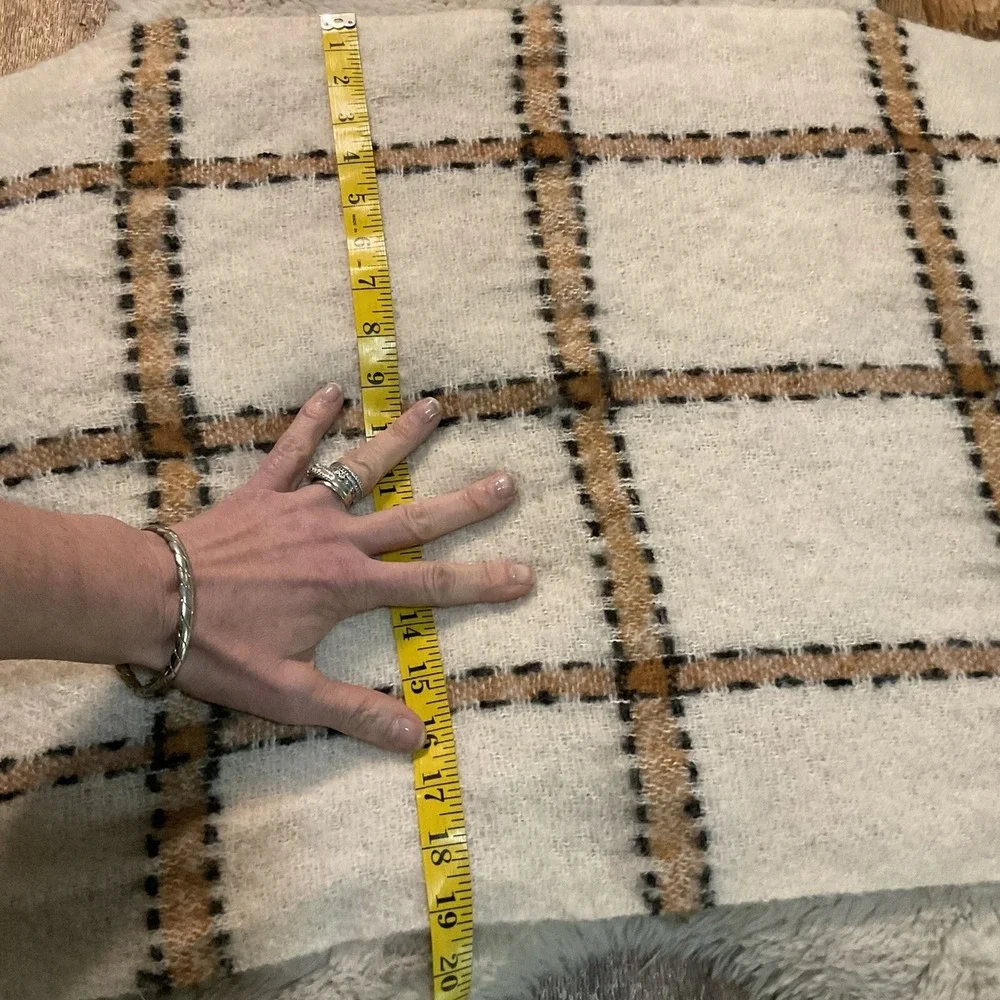 Anne Klein Scarf Fringed Plaid Neutral Cream Tan Black Large Blanket‎ Cozy Soft